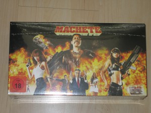 Machete - Limited Edition Figurine Giftset (Blu-ray) 01