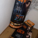 Lucy_Aufsteller