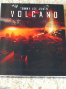 [Review] Volcano – Limited Digipack (+ Lentikularkarte)