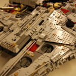 Millennium-Falcon-75192-31